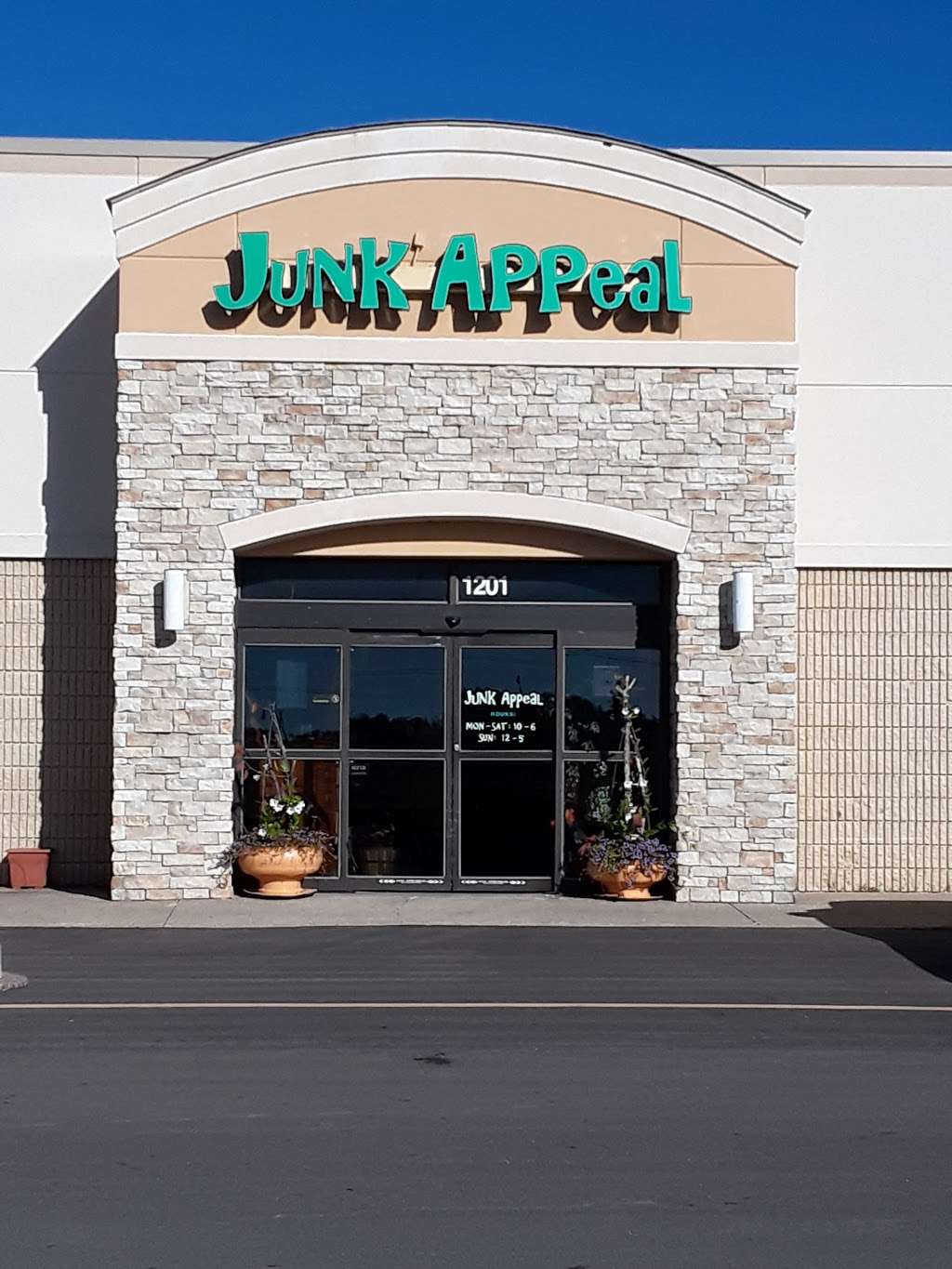 Junk Appeal | 1201 NW Woods Chapel Rd, Blue Springs, MO 64015, USA | Phone: (816) 914-6493