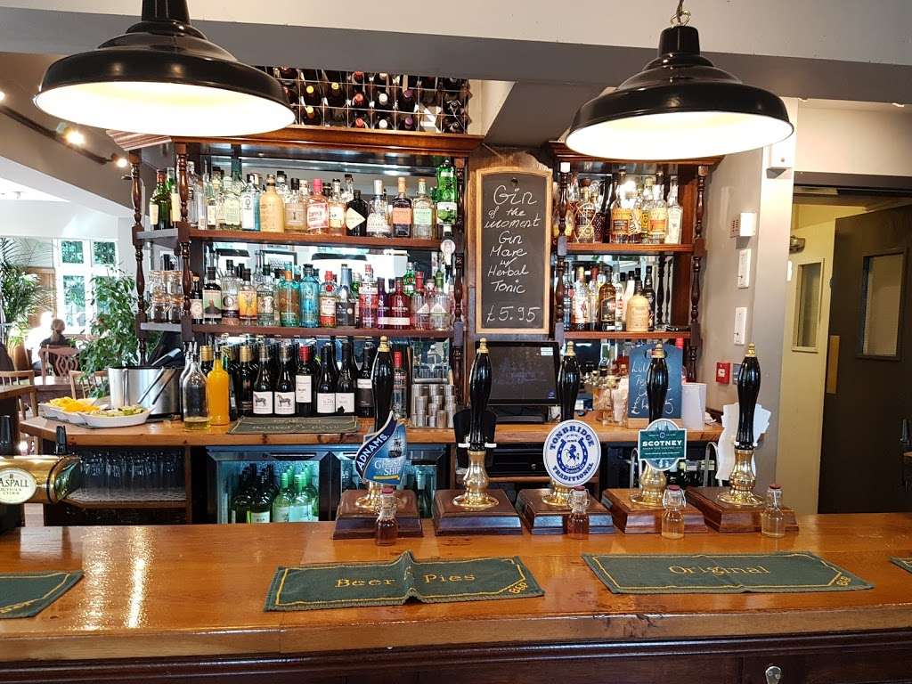 The White Hart | Hazelwood Ln, Chipstead, Coulsdon CR5 3QW, UK | Phone: 01737 554455