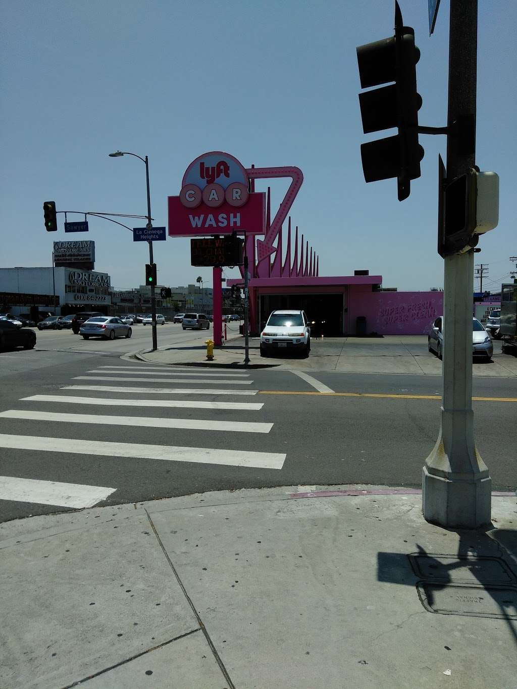 La Cienega Car Wash & Oil Change | 1907 S La Cienega Blvd, Los Angeles, CA 90034, USA | Phone: (310) 837-4475