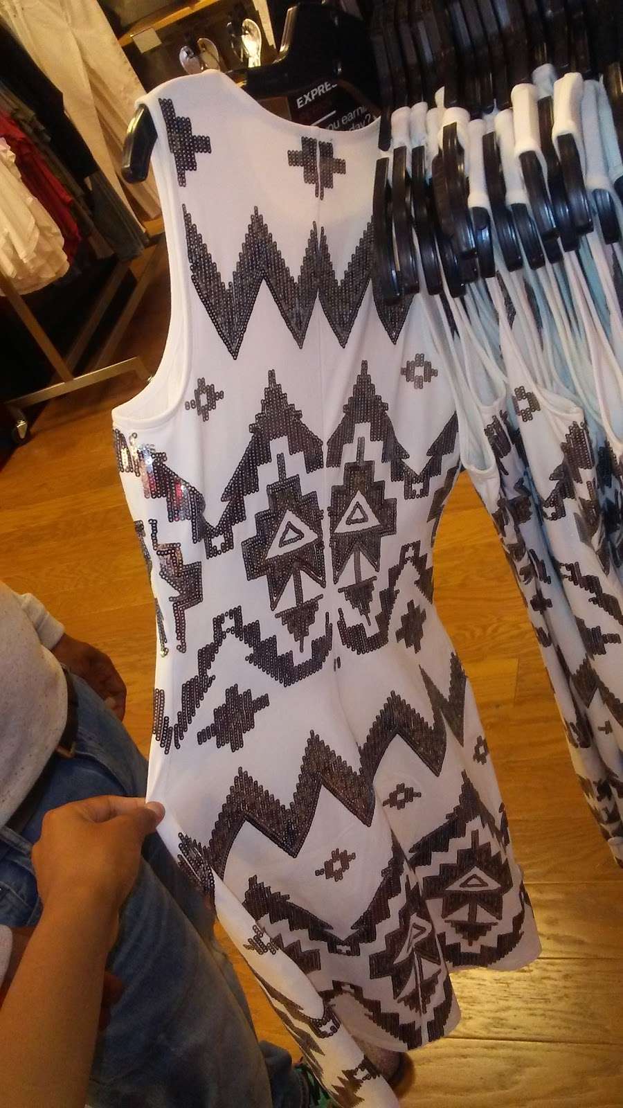 Express Factory Outlet | 1455 Franklin Mills Cir, Philadelphia, PA 19154, USA | Phone: (215) 305-9227