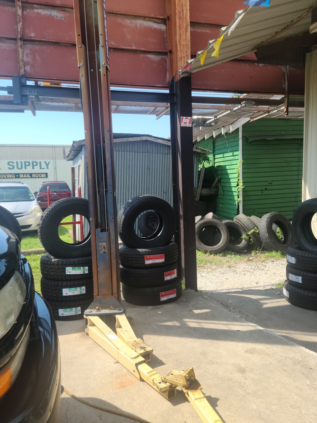 Al Al One Stop Tire Shop 8425 Earhart Blvd New Orleans La 70118 Usa