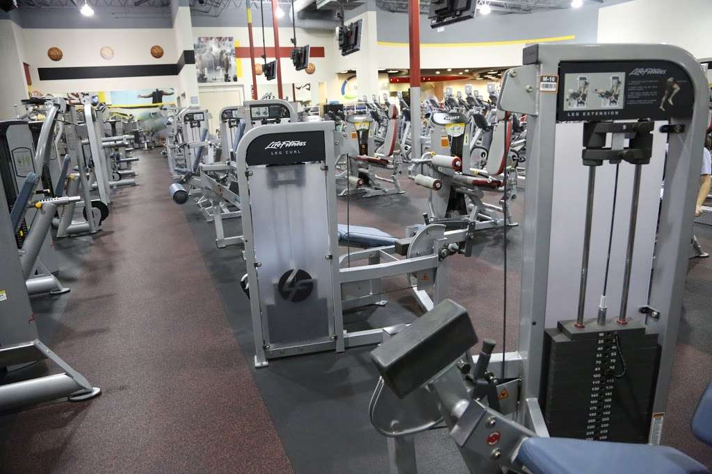 24 Hour Fitness | 6846 Forest Hill Blvd, Greenacres, FL 33413, USA | Phone: (561) 273-8271