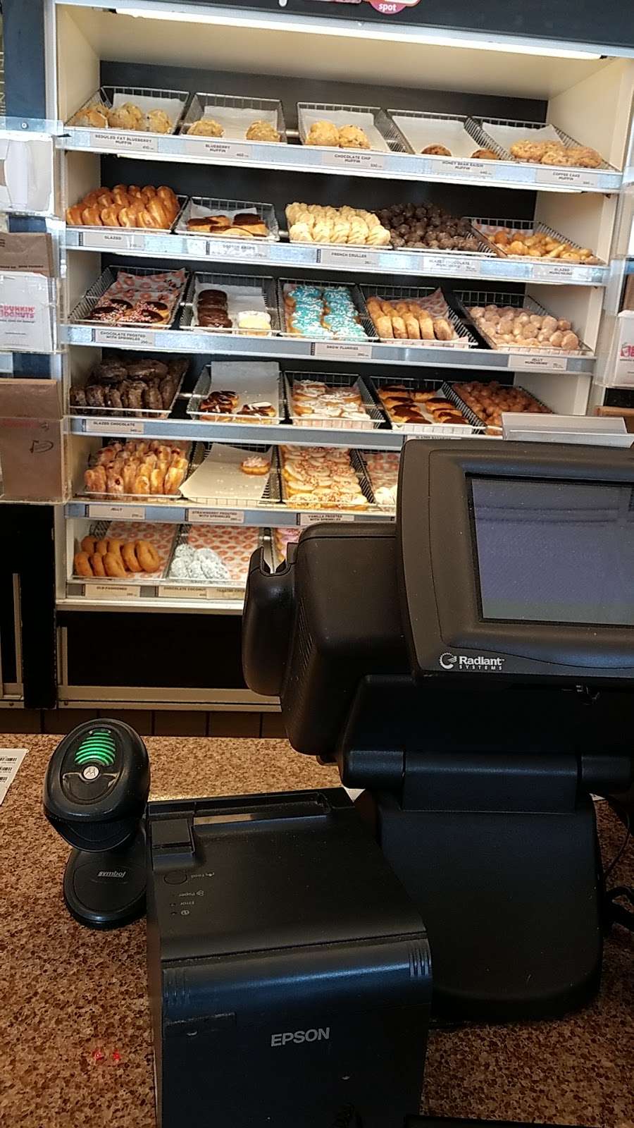 Dunkin Donuts | 1011 NY-109, Lindenhurst, NY 11757, USA | Phone: (631) 225-5324