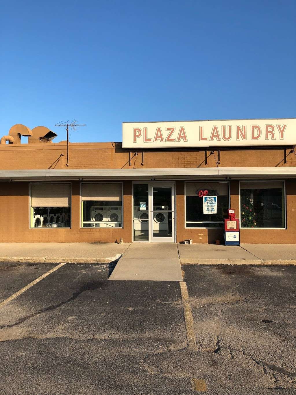 Plaza Laundry | 2024 Burton Ln, Martinsville, IN 46151, USA | Phone: (765) 342-3818