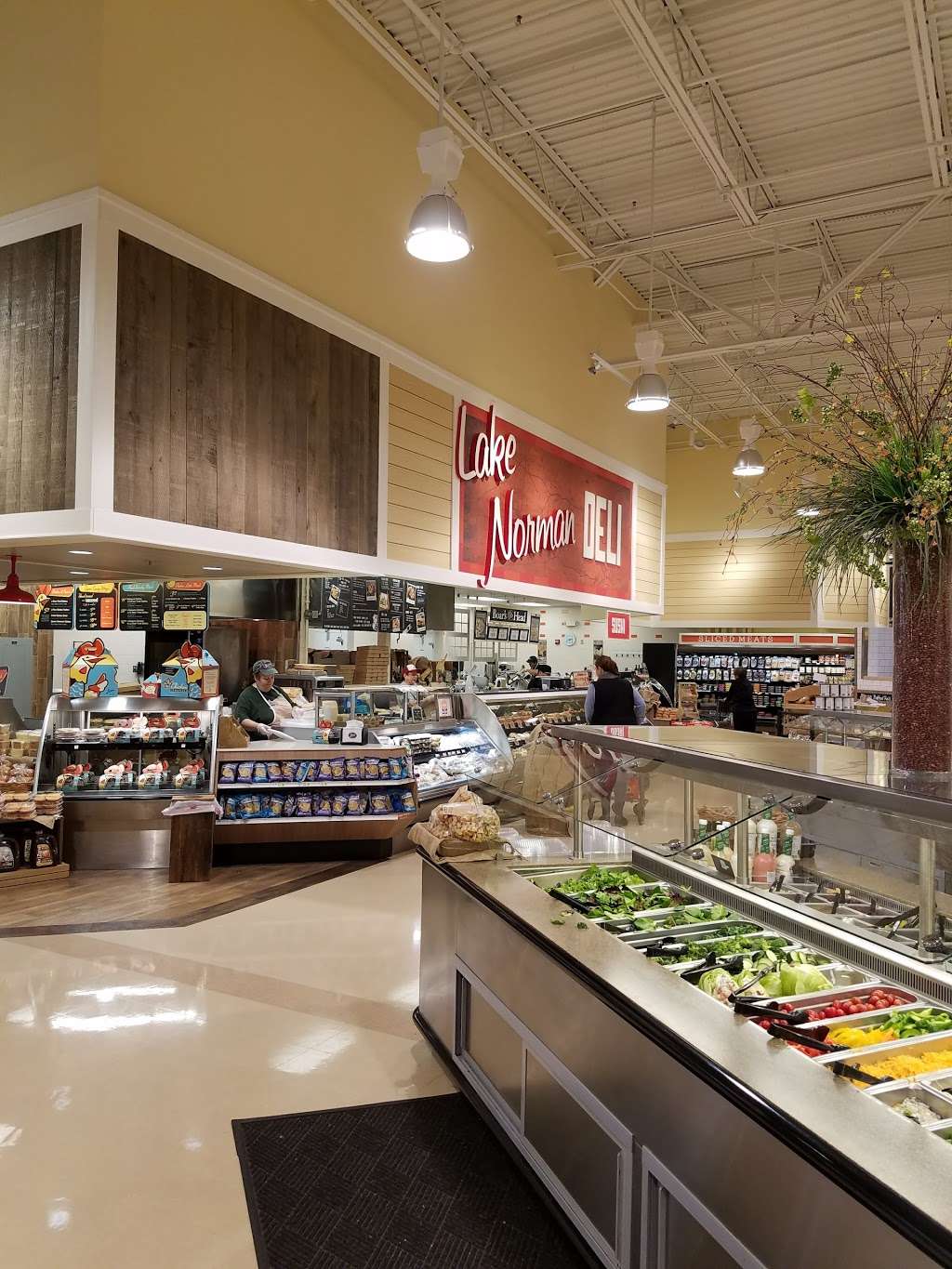 Lowes Foods | 125 Center Square Dr, Mooresville, NC 28117, USA | Phone: (704) 660-9594