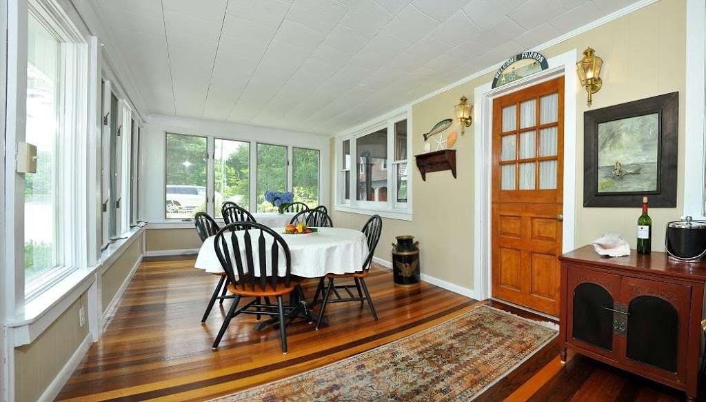 Bay Cottage Vacation Retreat | 24640 Yacht Club Rd, St Michaels, MD 21663, USA | Phone: (410) 745-9369