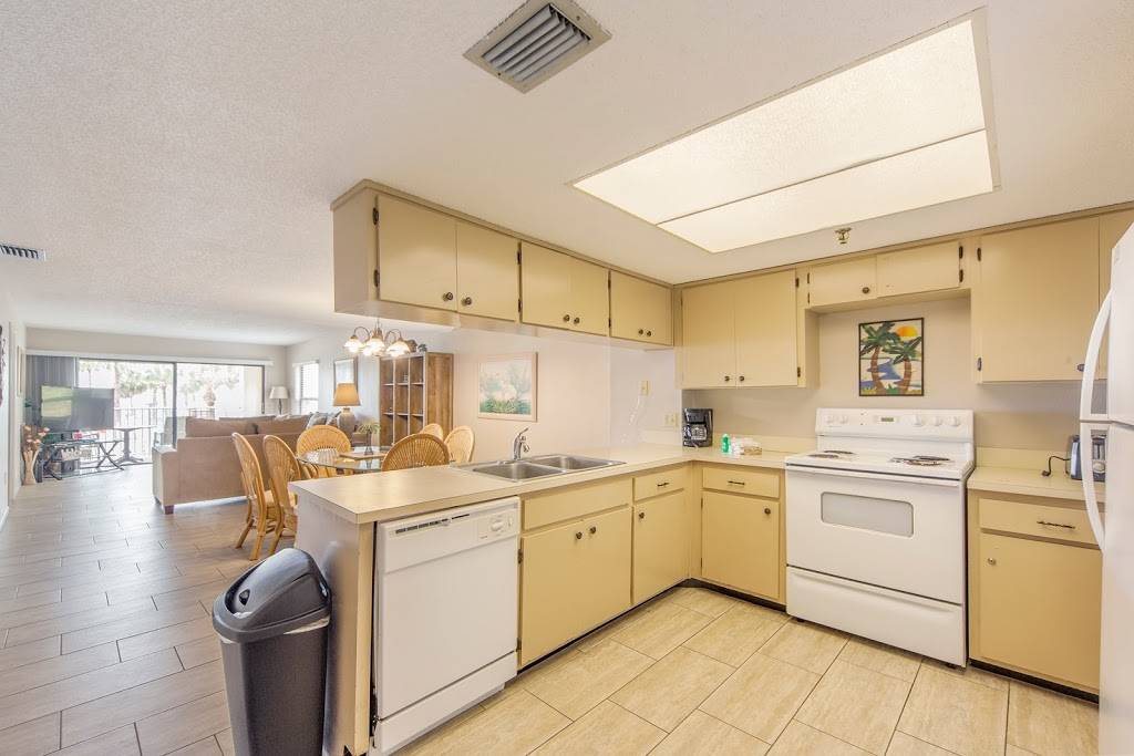 Beach Place Condominiums | 12901 Gulf Ln, Madeira Beach, FL 33708 | Phone: (800) 997-1457