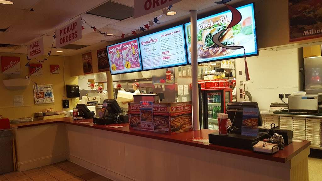 Grotto Pizza | 8-10 York Beach Mall, Highway One, Bethany Beach, DE 19930, USA | Phone: (302) 537-3289
