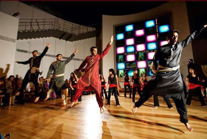 Hybrid Rhythms Bollywood Dance Classes Houston | 4150 Westheimer Road, #100, In Highland Village near the Galleria, Houston, TX 77056 | Phone: (281) 645-6409