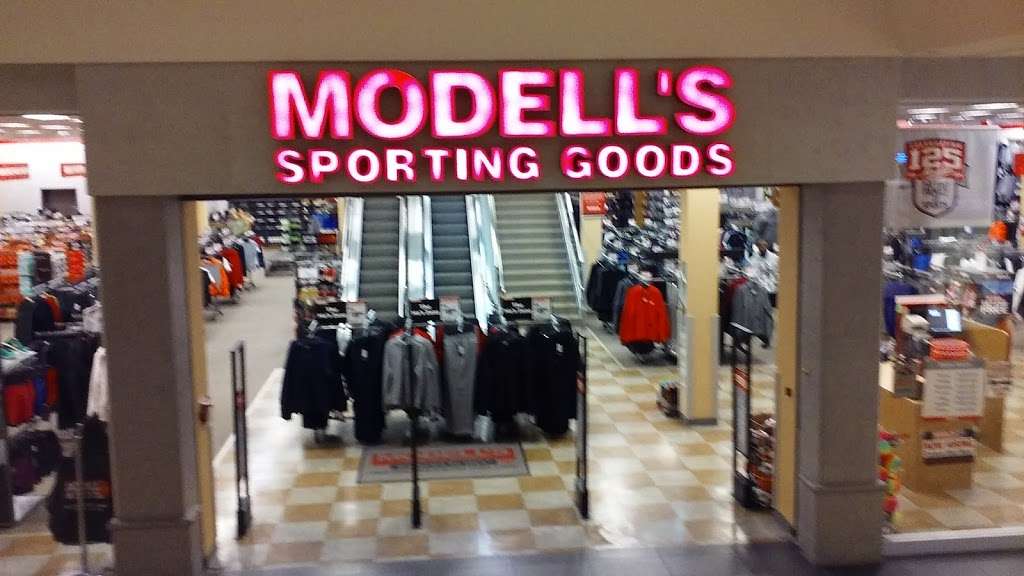 Modells Sporting Goods | 180 NJ-35 Space 1204, Eatontown, NJ 07724, USA | Phone: (732) 578-1010