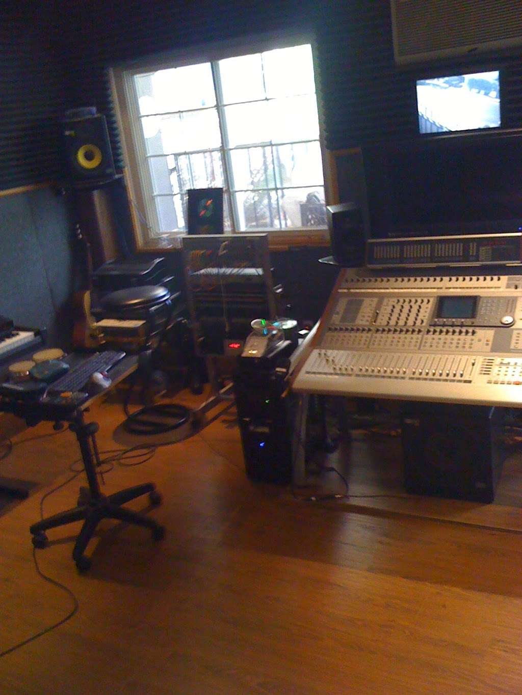 Affordable Demos Studios | 231 E Las Flores Dr, Altadena, CA 91001, USA | Phone: (818) 254-5818