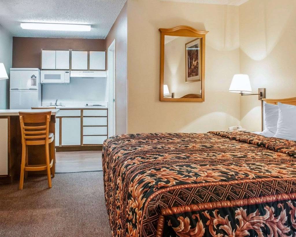 Suburban Extended Stay | 2401 Wellesley Ave NE, Albuquerque, NM 87107, USA | Phone: (505) 883-8888