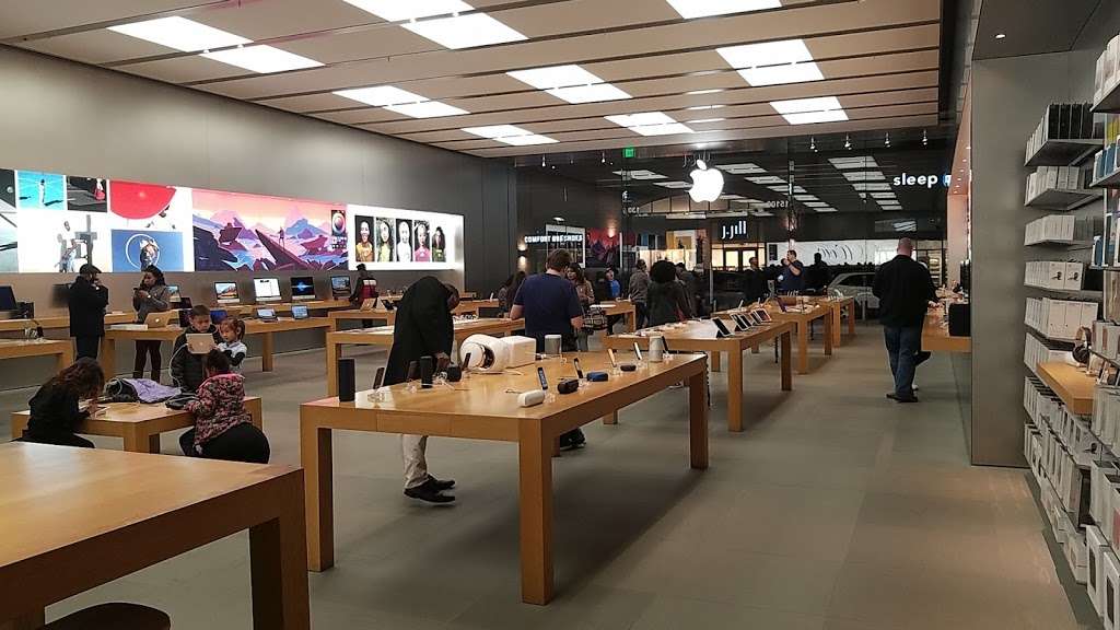 Apple Potomac Town Center | 15100 Potomac Town Pl, Woodbridge, VA 22191, USA | Phone: (703) 986-2030