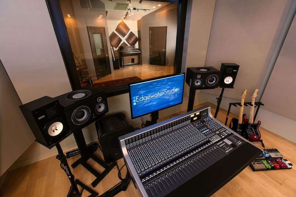 Edgewater Studios | 3030 Edgewater Dr #103, Sugar Land, TX 77478 | Phone: (832) 500-4272