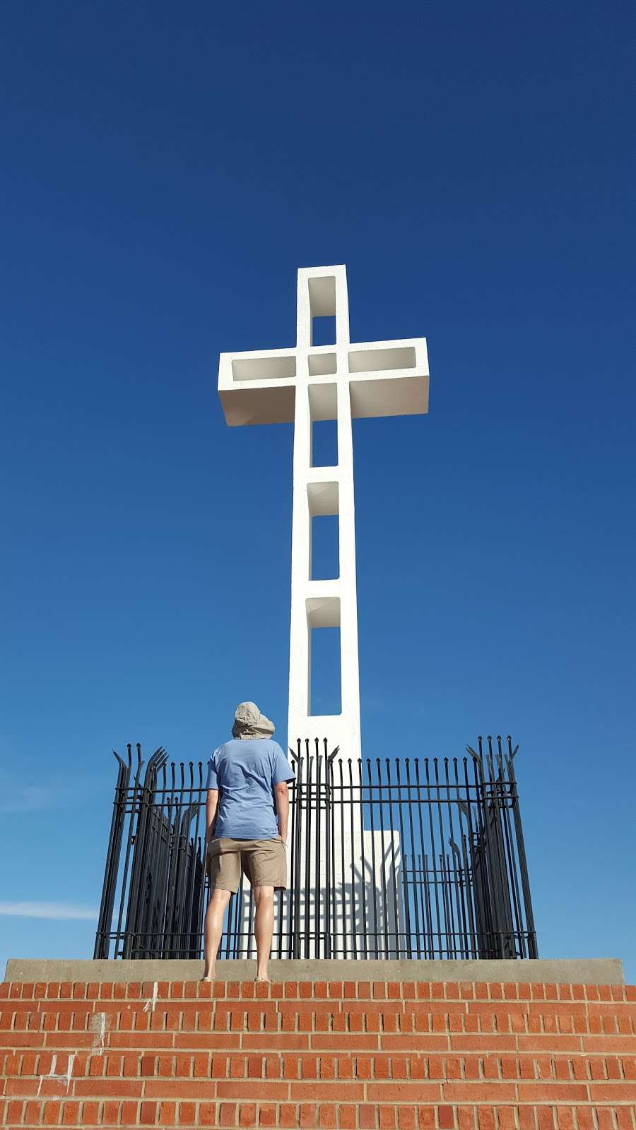 Mt. Soledad National Veterans Memorial | 6905 La Jolla Scenic Dr S, La Jolla, CA 92037, USA | Phone: (858) 459-2314