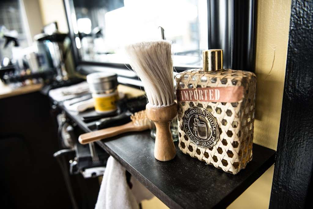 The Den Barber Shop & Shave Parlor | 1854 S Coast Hwy #1, Laguna Beach, CA 92651, USA | Phone: (949) 715-7923