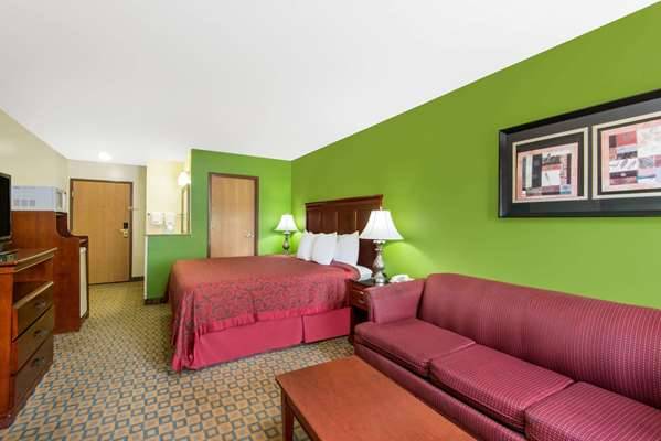 Days Inn & Suites by Wyndham Wichita | 4875 S Laura St, Wichita, KS 67216, USA | Phone: (316) 500-7618