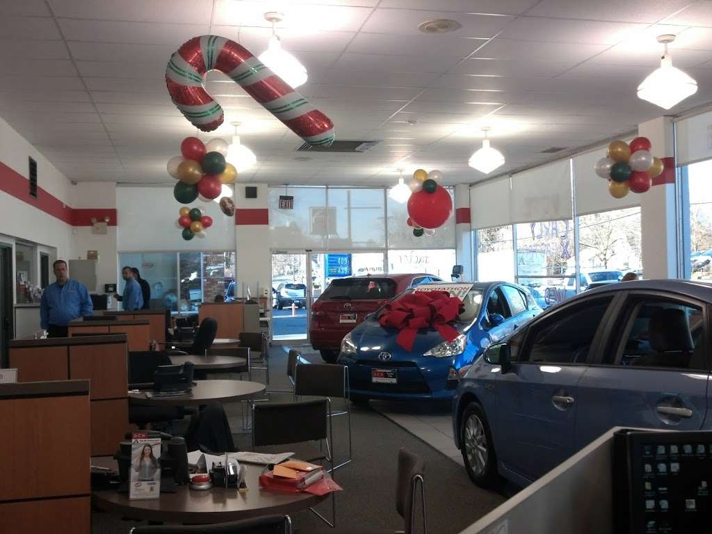 DCH Toyota City | 1305 E Boston Post Rd, Mamaroneck, NY 10543, USA | Phone: (914) 368-9543