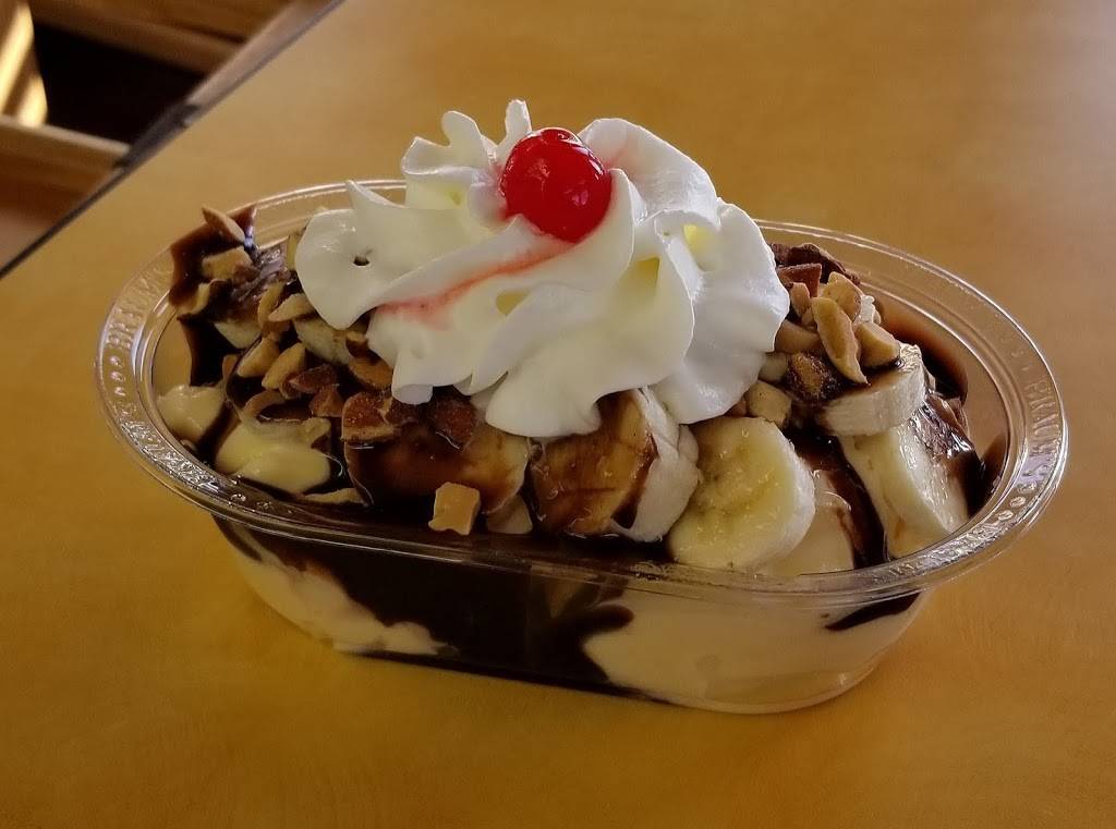 Braums Ice Cream & Burger Restaurant | 812 S Stemmons Fwy, Lewisville, TX 75067, USA | Phone: (972) 221-3312