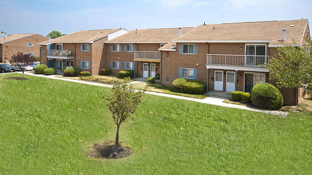 Rivers Bend Apartment | 310 Broad St, Carneys Point, NJ 08069, USA | Phone: (856) 299-6700