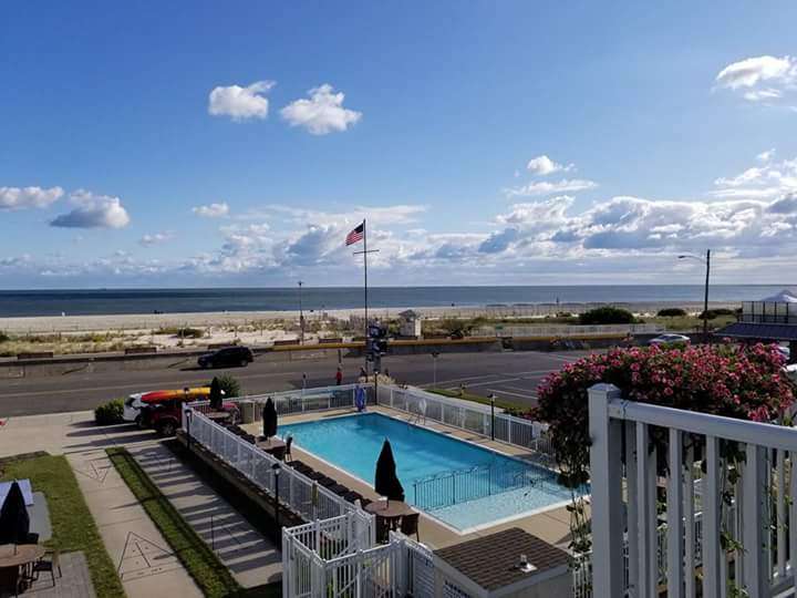 Capri Motor Lodge | 1033 Beach Ave, Cape May, NJ 08204 | Phone: (609) 884-4727