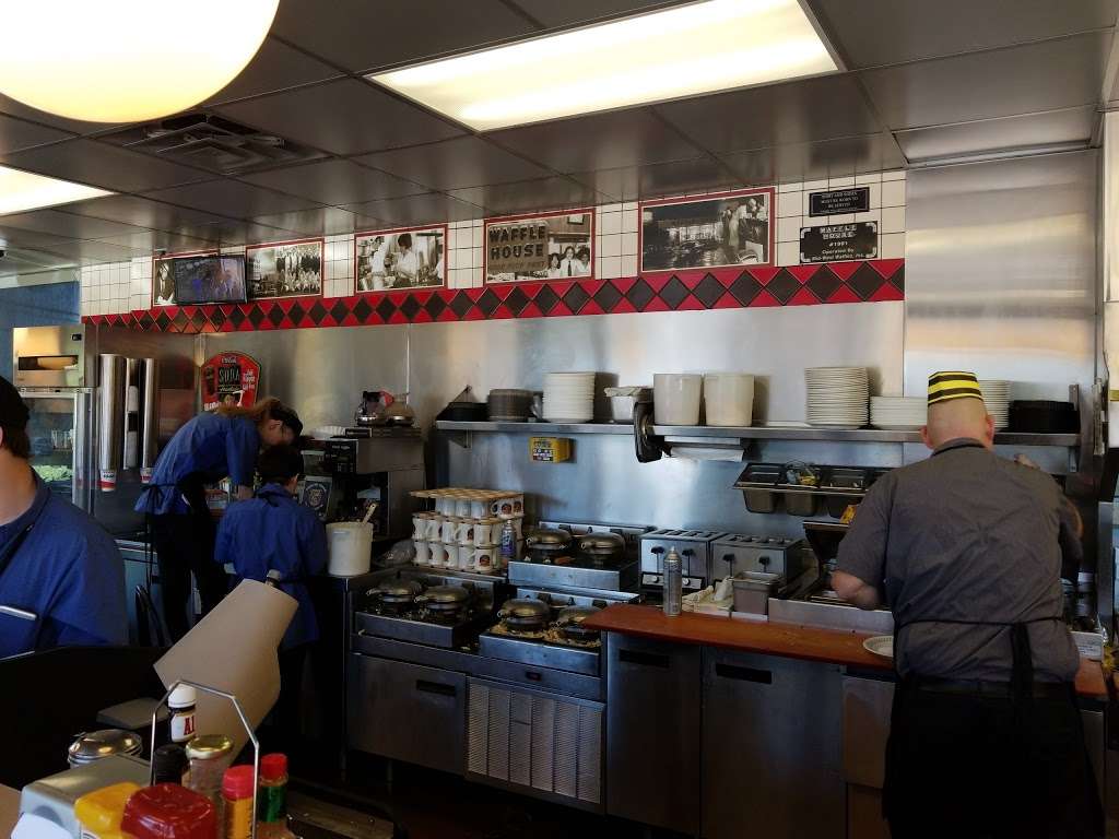 Waffle House | 5018 Cambridge Way, Plainfield, IN 46168, USA | Phone: (317) 838-8202