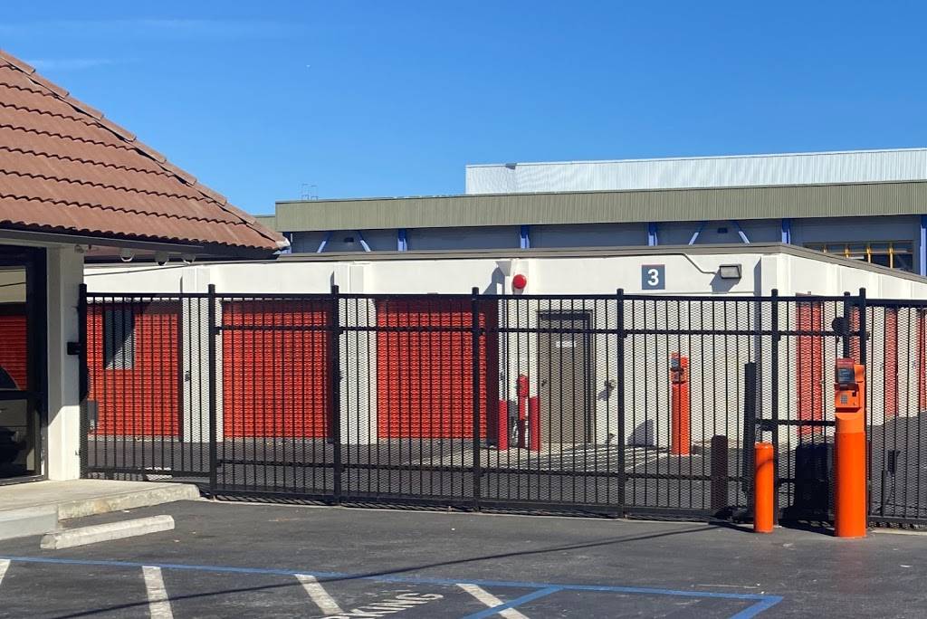 Public Storage | 2047 E Bayshore Rd, East Palo Alto, CA 94303, USA | Phone: (650) 646-2296