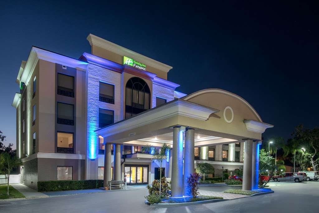 Holiday Inn Express & Suites Bartow | 1565 N Broadway Ave, Bartow, FL 33830, USA | Phone: (863) 533-8070