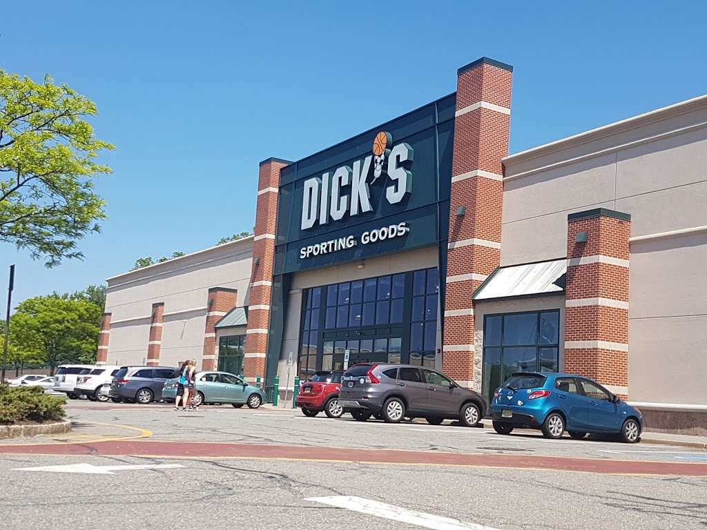 DICKS Sporting Goods | 240 NJ-17 N, Paramus, NJ 07652 | Phone: (201) 261-2926