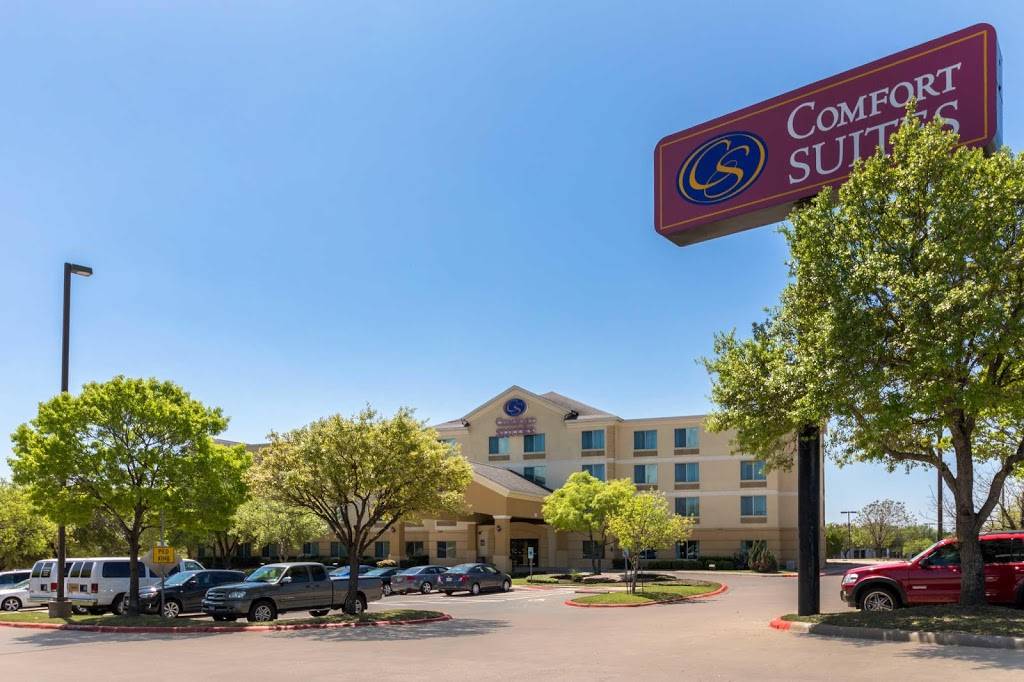 Comfort Suites Austin Airport | 7501 E Ben White Blvd, Austin, TX 78741 | Phone: (512) 386-6000