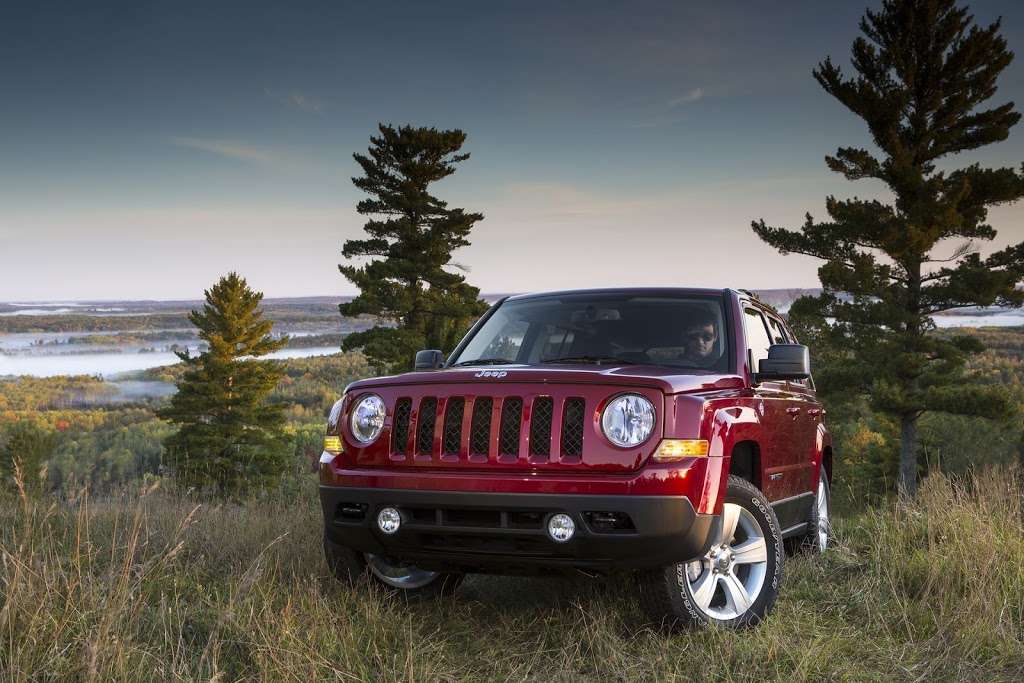 Perris Valley Chrysler Dodge Jeep Ram | 707 E 4th St, Perris, CA 92570, USA | Phone: (951) 657-7371