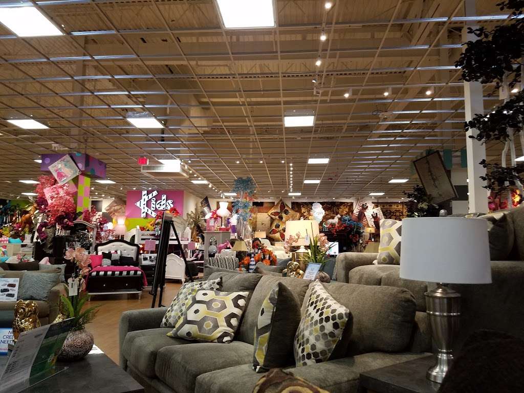 Bob’s Discount Furniture and Mattress Store | 545 S, IL-59, Aurora, IL 60504, USA | Phone: (331) 256-9270