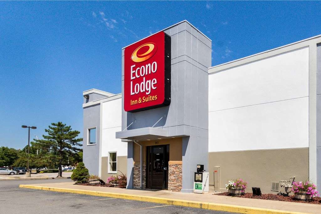 Econo Lodge Inn & Suites | 161 Carrie Ln, Columbus, IN 47201, USA | Phone: (812) 372-6888