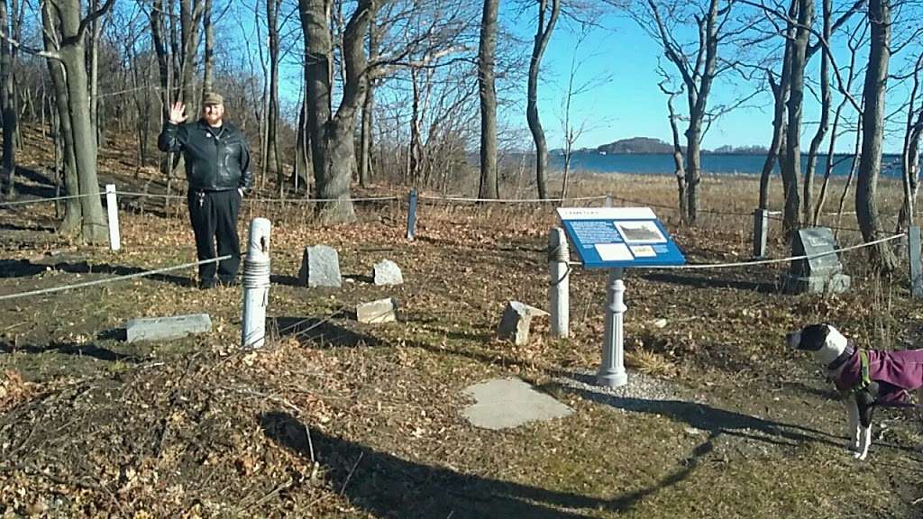 Thompson Island Cemetery | Quincy, MA 02171, USA