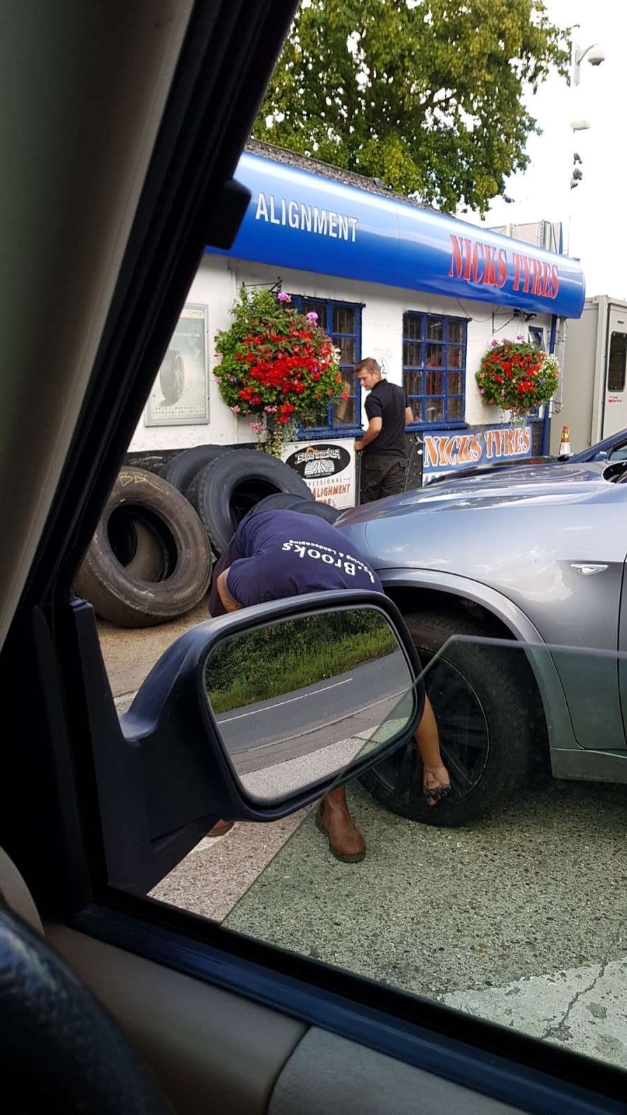 NICKS TYRES LTD | Bentley Garage, Ongar Rd, Brentwood CM15 9SB, UK | Phone: 01277 372779