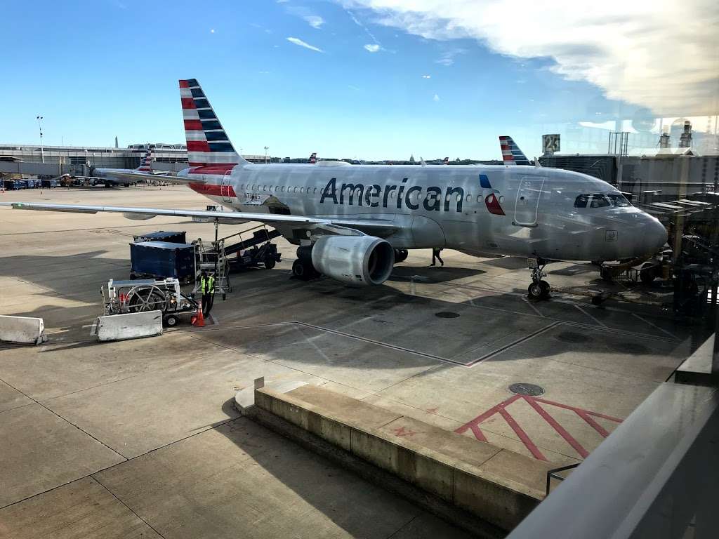 American Airlines departure terminal ronald reagan national airp | 4 Aviation Cir, Arlington, VA 22202, USA