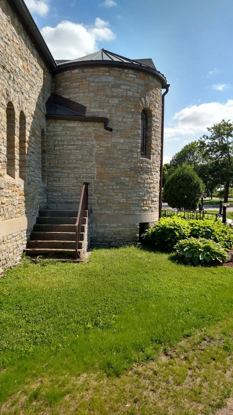 Fort Snelling Memorial Chapel | 1 Tower Ave, Minneapolis, MN 55450, USA | Phone: (612) 279-3555