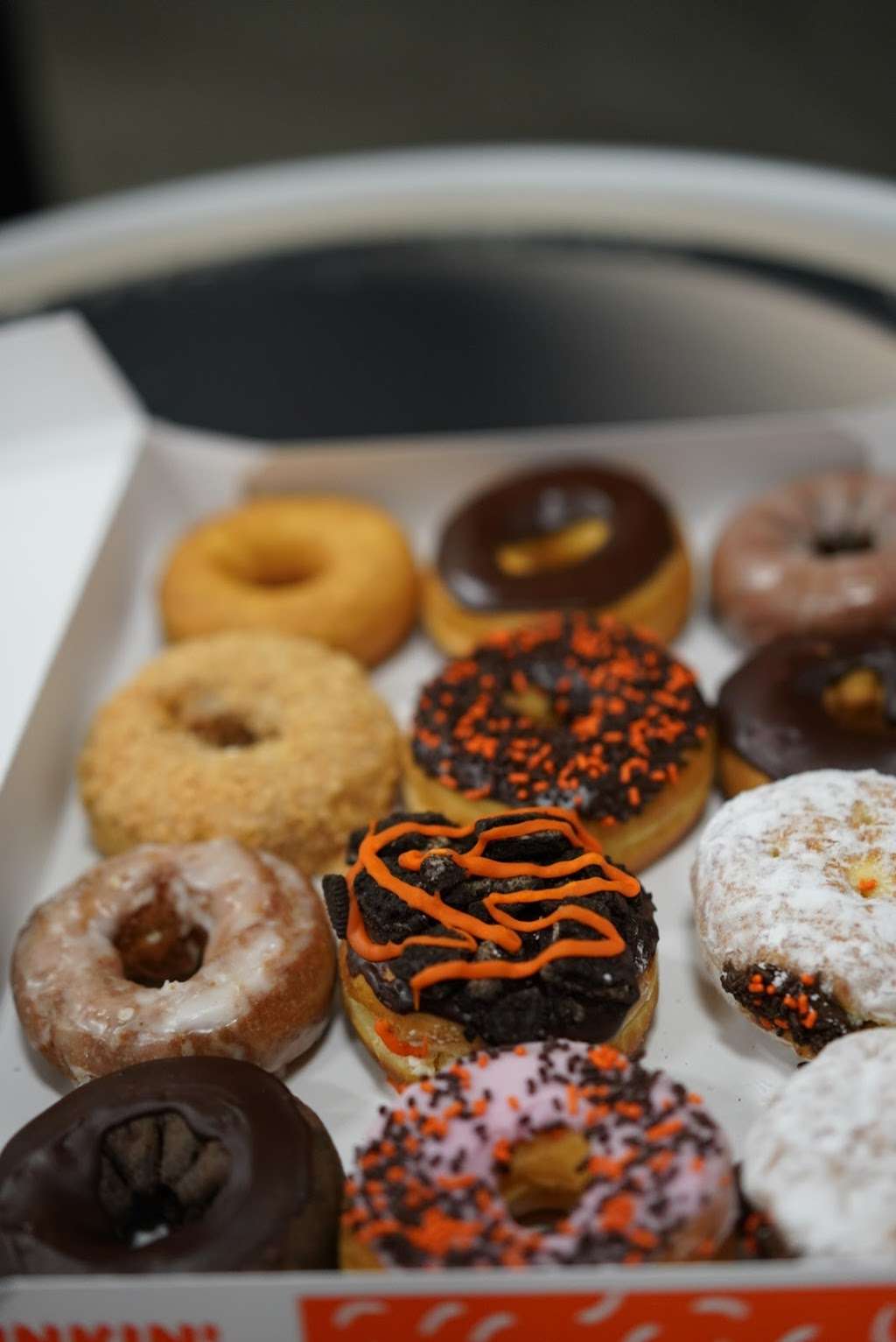 Dunkin | 118 San Mateo Rd, Half Moon Bay, CA 94019, USA | Phone: (650) 560-0106