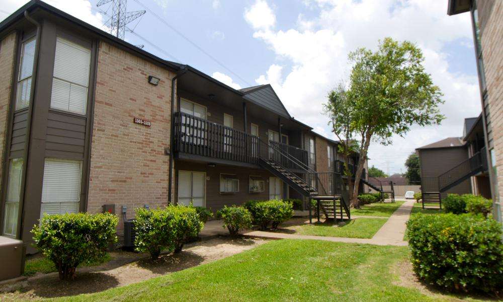 Sedona Square Apartments | 11715 S Glen Dr, Houston, TX 77099 | Phone: (281) 495-9105