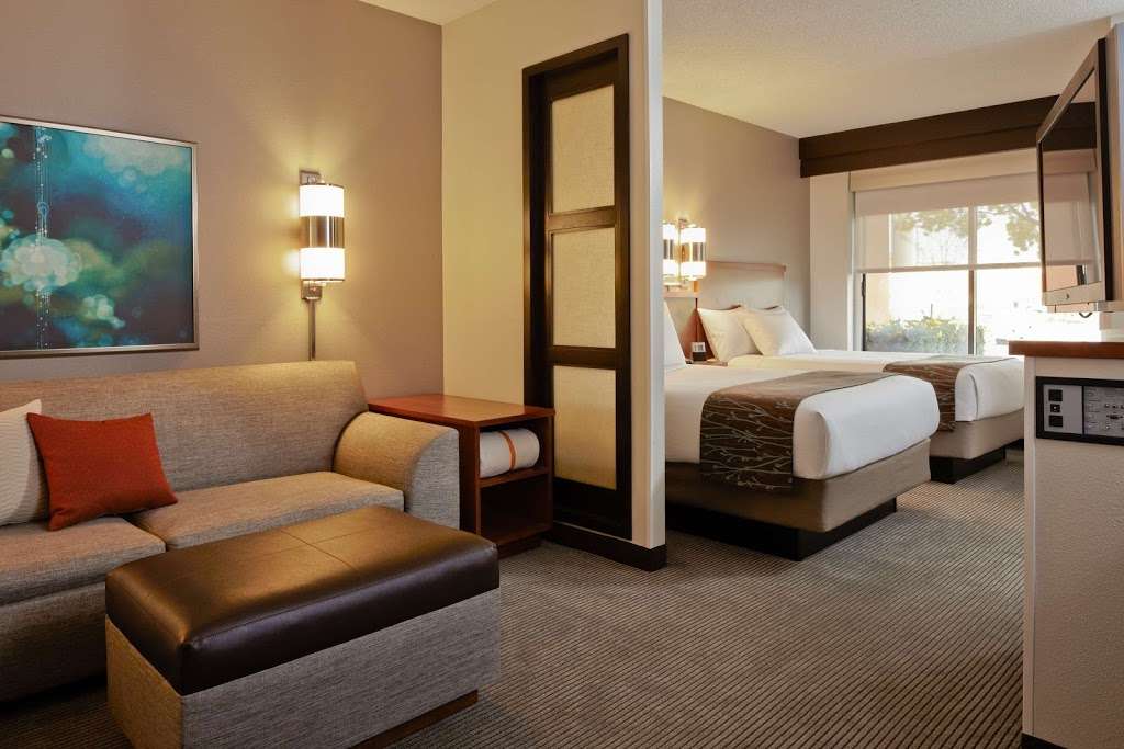 Hyatt Place Kansas City Airport | 7600 NW 97th Terrace, Kansas City, MO 64153, USA | Phone: (816) 891-0871