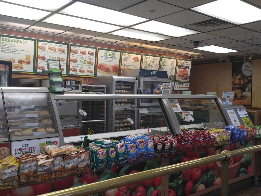 Subway Restaurants | 137 S Federal Hwy, Dania Beach, FL 33004, USA | Phone: (954) 921-5096