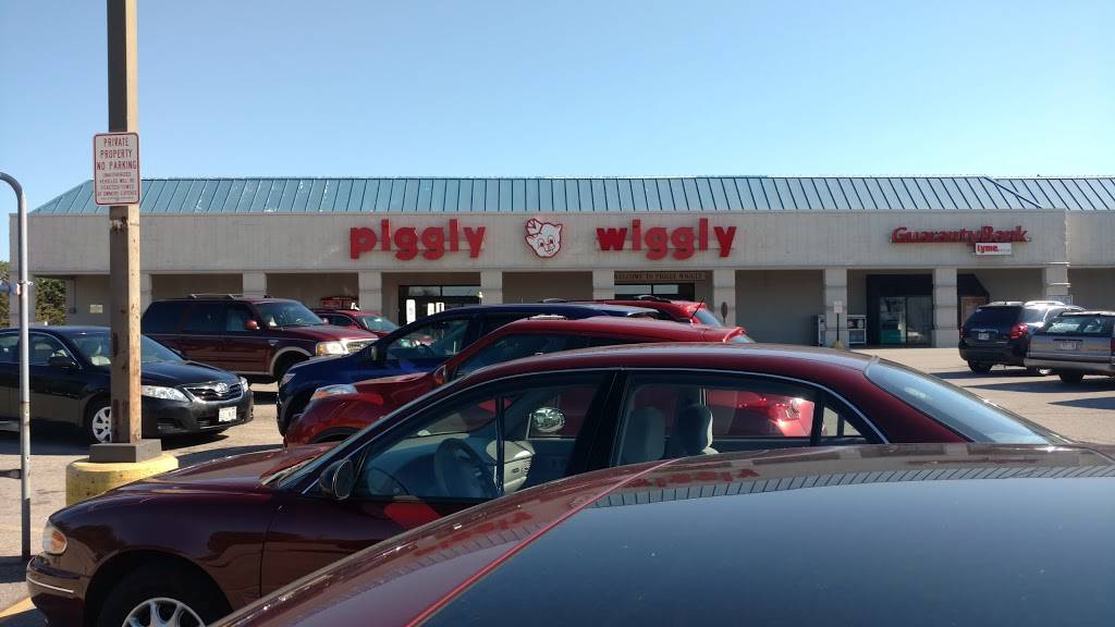 Malickis Piggly Wiggly | 2201 E Rawson Ave, Oak Creek, WI 53154, USA | Phone: (414) 764-7640