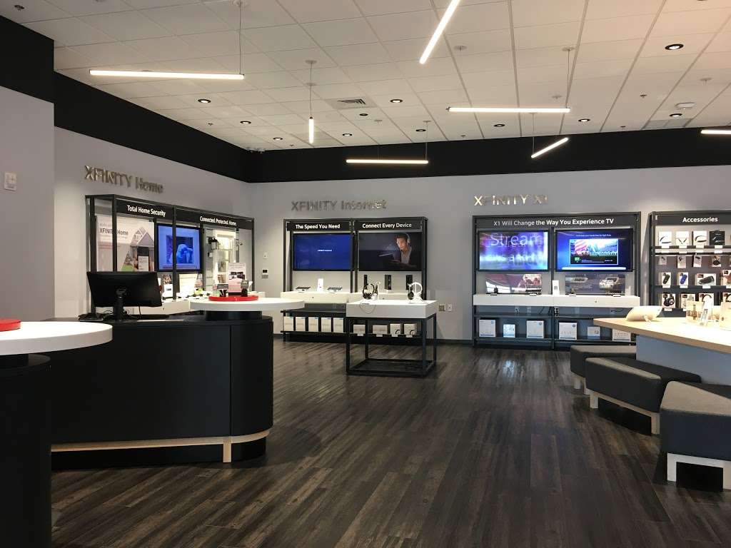 Xfinity Store by Comcast | 9173 W Atlantic Ave, Delray Beach, FL 33446, USA | Phone: (800) 945-2288