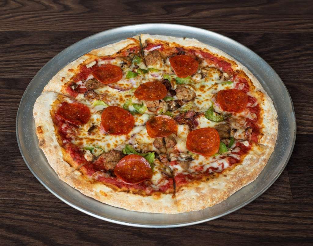 Famas Pizza and Pasta | 5474 Central Florida Pkwy, Orlando, FL 32821 | Phone: (407) 239-1500