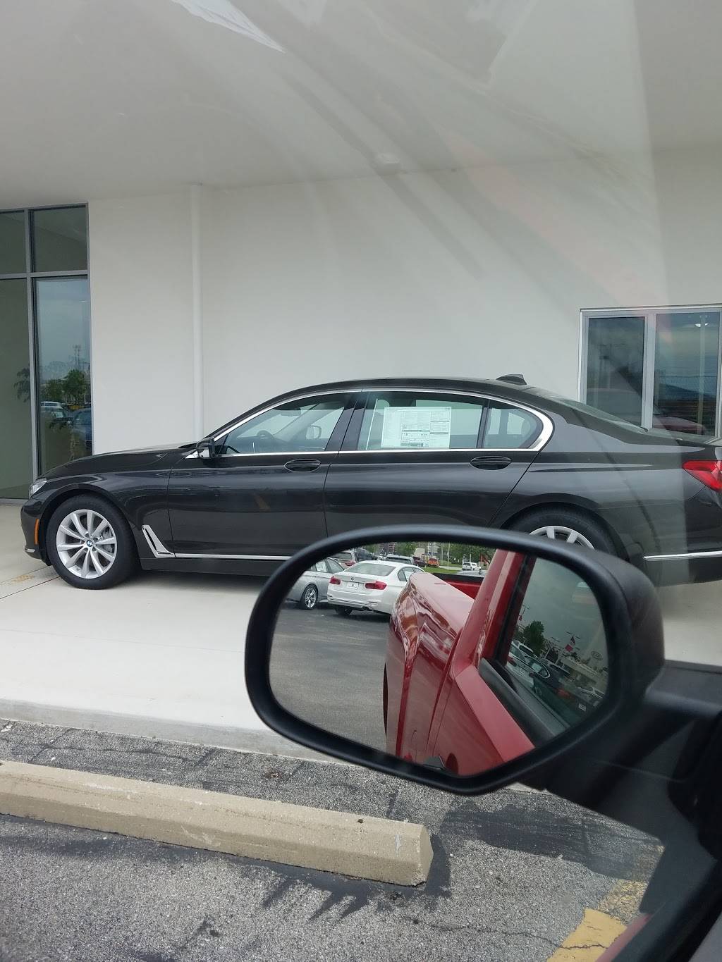 BMW of Fort Wayne | 715 Grand National Drive, Fort Wayne, IN 46804, USA | Phone: (866) 938-0974