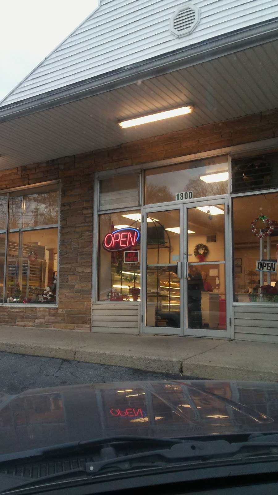 Vallos Bakery, LLC | 1800 Broadway, Bethlehem, PA 18015 | Phone: (610) 866-1012