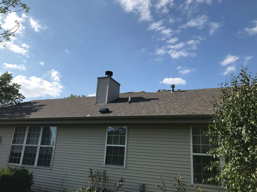 Superior Roofing & Exteriors, LLC | W263N2020 E Fieldhack Dr #207, Pewaukee, WI 53072, USA | Phone: (262) 716-5149