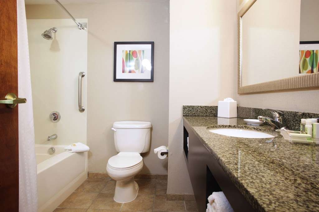 Holiday Inn Phoenix - Chandler | 1200 W Ocotillo Rd, Chandler, AZ 85248 | Phone: (480) 203-2121