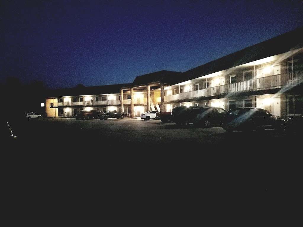 Lakeview Hotel | 1, Brigid Ct, West Columbia, TX 77486, USA | Phone: (979) 705-3328