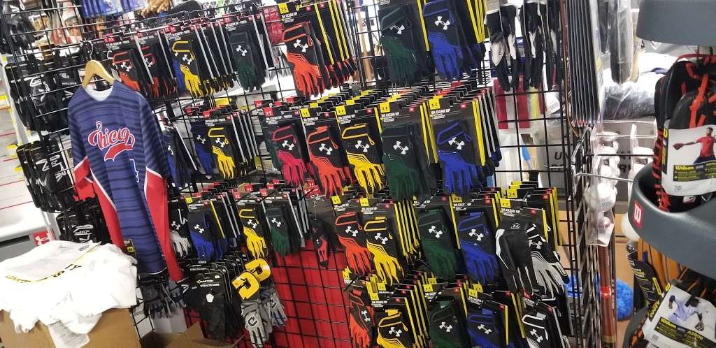 Beacon Sporting Goods | 1240 Furnace Brook Pkwy, Quincy, MA 02169, USA | Phone: (617) 479-8537